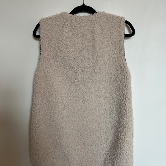 Aritzia Wilfred Chatou Vest - Picture 5 of 7